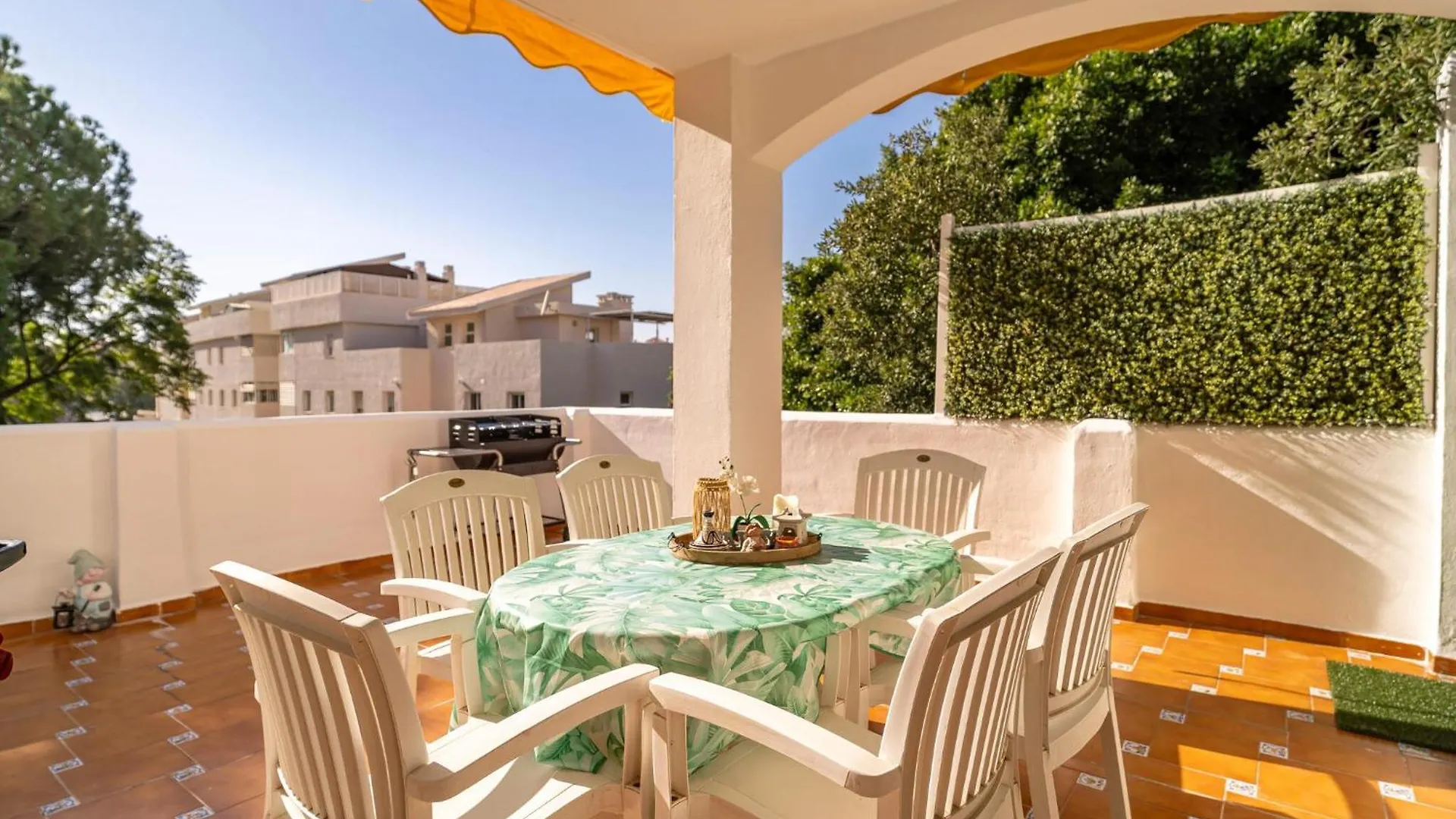 Stunning Apartment In Benalamdena With Kitchen Benalmadena 0*,